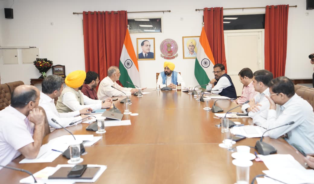 ਹੜ੍ਹ ਪ੍ਰਭਾਵਿਤ ਇਲਾਕਿਆਂ ਵਿੱਚ ਵੱਡਾ ਐਕਸ਼ਨ!, CM ਮਾਨ ਵੱਲੋਂ ਮਨੁੱਖਾਂ ਅਤੇ ਪਸ਼ੂਆਂ ਦੀ ਸਿਹਤ ਲਈ ਐਮਰਜੈਂਸੀ ਯੋਜਨਾ ਦਾ ਐਲਾਨ