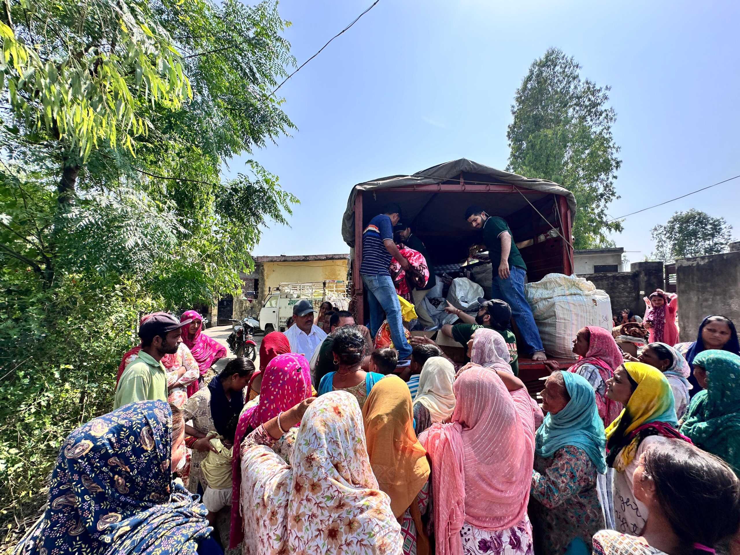 ਖੁਦ ਹੜ੍ਹਾਂ ਦੇ ਮਾਰੇ, ਫ਼ਿਰ ਵੀ ਪੰਜਾਬੀਆਂ ਨੇ ਹਿਮਾਚਲ ਲਈ ਭੇਜੀ ਮਦਦ, ਕਾਇਮ ਕੀਤੀ ਸੇਵਾ ਦੀ ਮਿਸਾਲ