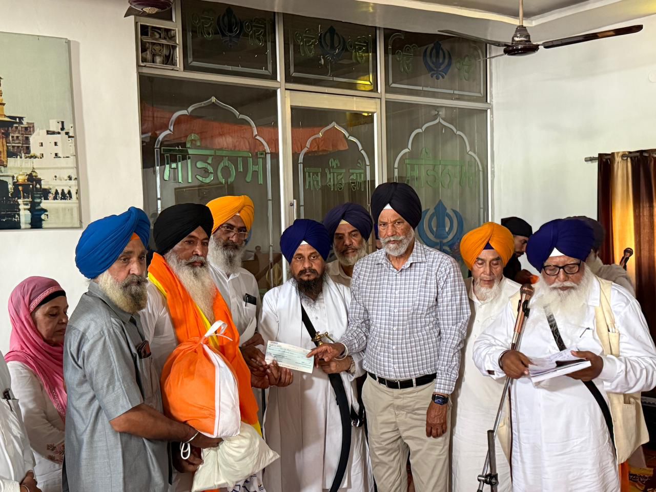 ਹੜ੍ਹ ਪੀੜਤ ਗ੍ਰੰਥੀਆਂ ਤੇ ਪੁਜਾਰੀਆਂ ਨੂੰ ਵਿੱਤੀ ਸਹਾਇਤਾ ਦੀ ਪਹਿਲੀ ਕਿਸ਼ਤ ਜਾਰੀ